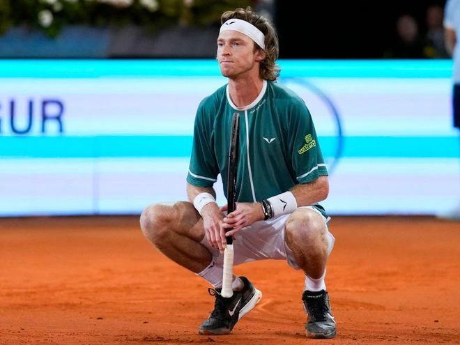 赵继伟4年顶薪续约引热议！辽宁官方盛赞队史最伟大的球员之一