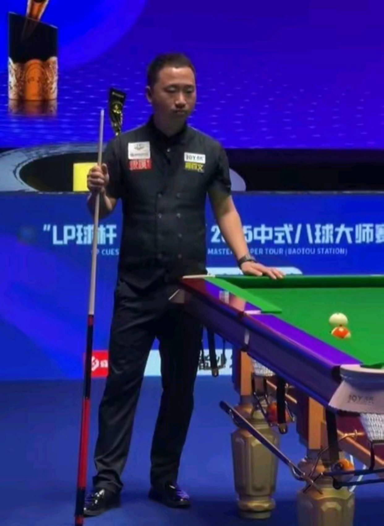 整座球场的 整座球场的